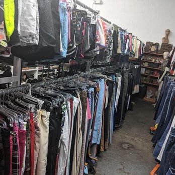 S0methingf0revery0ne - Inside the shop - Wholesalers Near Me - Hyattsville, Maryland S0methingf0revery0ne - Inside the shop - Wholesalers Near Me - Hyattsville, Maryland