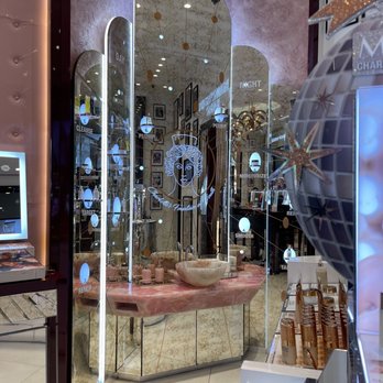 Charlotte Tilbury - Cosmetics & Beauty Supply Near Me - Los Angeles, California Charlotte Tilbury - Cosmetics & Beauty Supply Near Me - Los Angeles, California