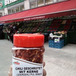 Bereket Market - Für ne echte leckere Nyumban1 Currywurst etwas Chilis