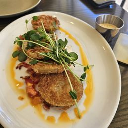 Fried green tomatoes- very good.