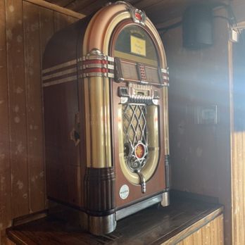 The Crab Pot - Cool old jukebox - Seafood Near Me - Long Beach, California The Crab Pot - Cool old jukebox - Seafood Near Me - Long Beach, California