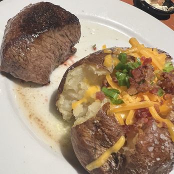 LongHorn Steakhouse - Steakhouses Near Me - Altamonte Springs, Florida