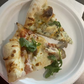 Smoke on the Water - Mushroom & sausage pizza and a spicy chicken. Both yummy! - Pizza Near Me - Coleraine, Minnesota