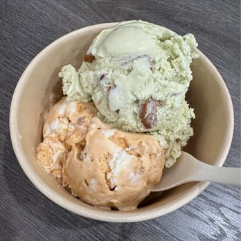 Baskin-Robbins - Pumpkin Cheesecake & Pistachio Almond - Ice Cream & Frozen Yogurt Near Me - Honolulu, Hawaii Baskin-Robbins - Pumpkin Cheesecake & Pistachio Almond - Ice Cream & Frozen Yogurt Near Me - Honolulu, Hawaii