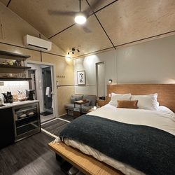 Tenzen Springs & Cabins - Inside view