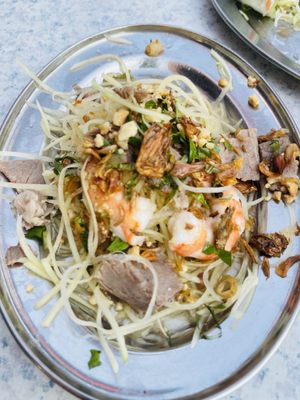 Pho Lien by null