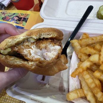 Dave's Hot Chicken - Chicken Shop Near Me - Secaucus, New Jersey Dave's Hot Chicken - Chicken Shop Near Me - Secaucus, New Jersey