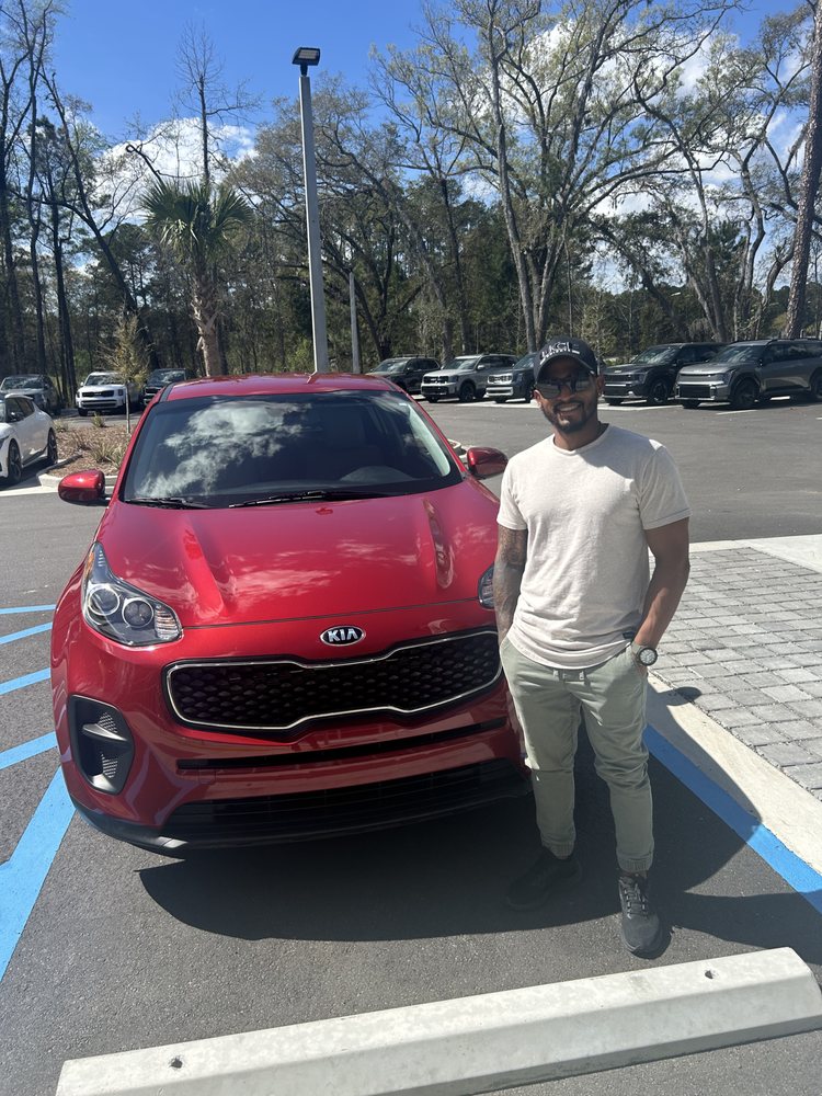 KIA COUNTRY OF HILTON HEAD IS WITH RIDING WITH YARY 5 Cecil Reynolds