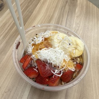 Garden District Super Foods - Pink paradise acai bowl - Juice Bars & Smoothies Near Me - Seal Beach, California