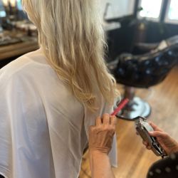 Blackbyrd - Pam rocks the blunt haircut