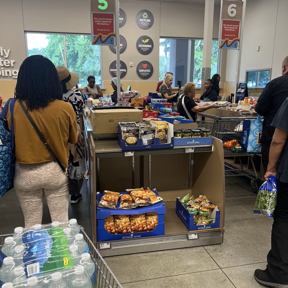 ALDI - Checkout line - Grocery Near Me - Tamarac, Florida