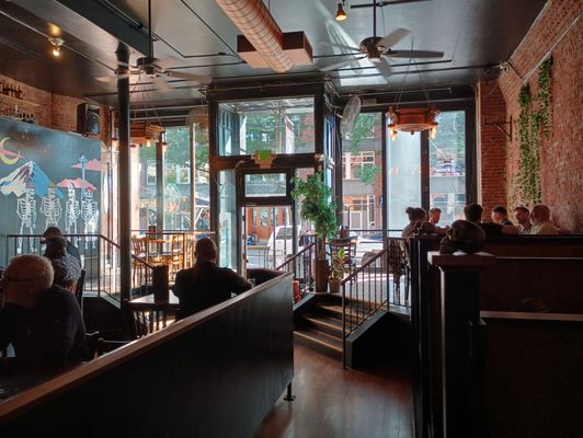 Vindicktive Bar and Wings by null