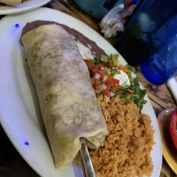 La Costa Mariscos - Chicken Burrito with Rice & Beans - Seafood Near Me - Bakersfield, California La Costa Mariscos - Chicken Burrito with Rice & Beans - Seafood Near Me - Bakersfield, California