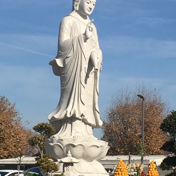 Chua Bat Nha - Phat Quan Am to khong thua tuong phat o Bac Lieu que minh. - Buddhist Temples Near Me - Santa Ana, California