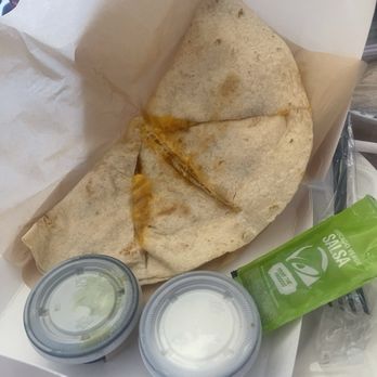 Taco Bell - Breakfast Quesadilla Bacon - Fast Food Near Me - Brentwood, California Taco Bell - Breakfast Quesadilla Bacon - Fast Food Near Me - Brentwood, California