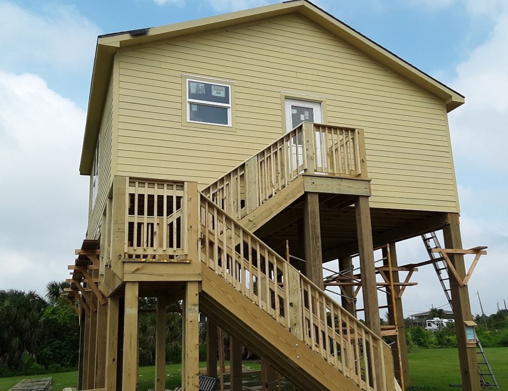 Slide of Montes Framing & Construcción