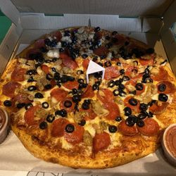 Pizza Pipeline - Pep, Chicken, & olive with the Cajun red sauce, FRESH OUT OF THE OVEN!