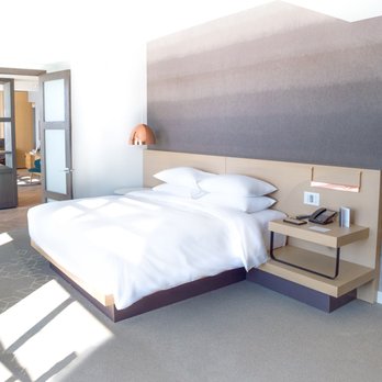 Andaz Ottawa Byward Market - Hotels Near Me - Ottawa, Ontario