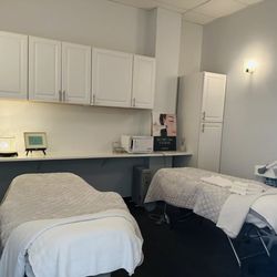 Derma Lounge