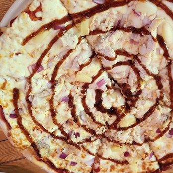 Whistler Brewing - chicken and pineapple barbecue pizza - Breweries Near Me - Whistler, British Columbia Whistler Brewing - chicken and pineapple barbecue pizza - Breweries Near Me - Whistler, British Columbia