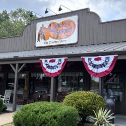 Cracker Barrel Old Country Store - Outside