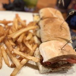 Tommy’s Tavern & Tap - Crispy Buttermilk Chicken Sandwich