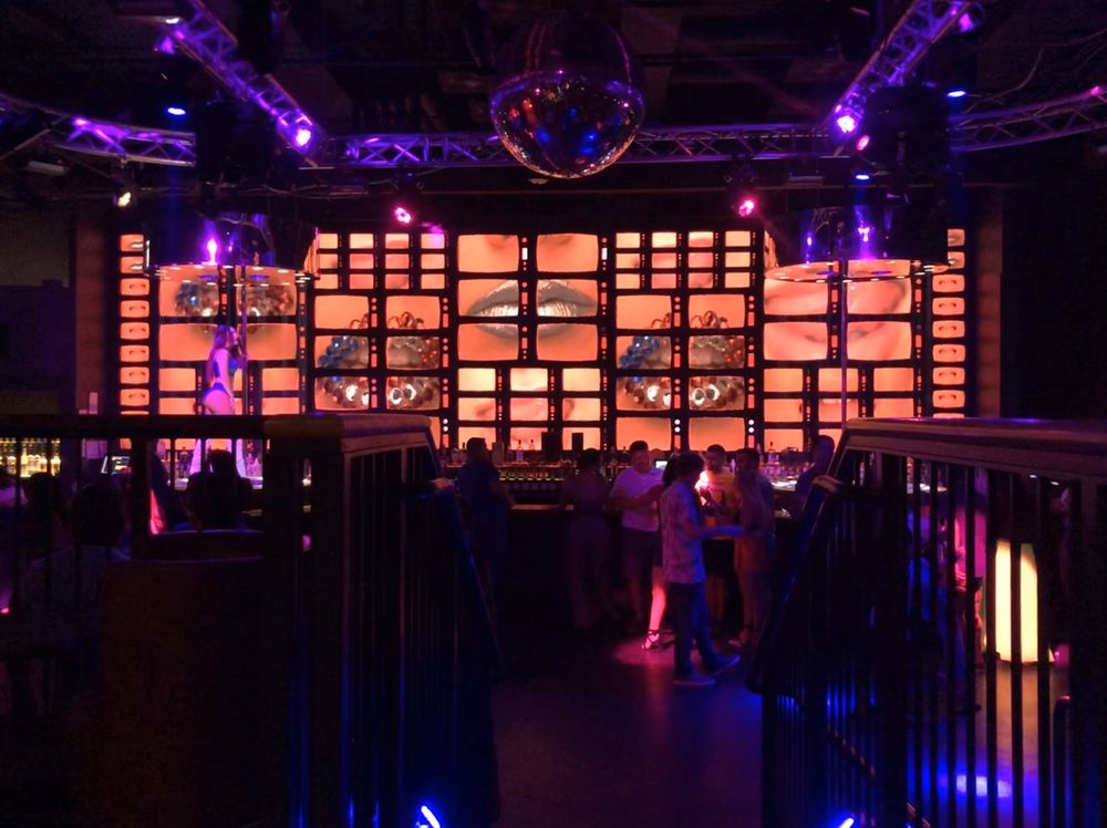 KISS KISS 15 Photos & 37 Reviews Dance Clubs 2831