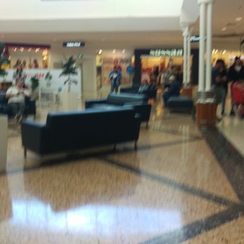 Park Beach Plaza - Seating - Shopping Centers Near Me - Coffs Harbour, NSW