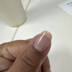 Melody Beauty Nails - You can see some of the green polish on this finer also. Left corner of the thumb. =\