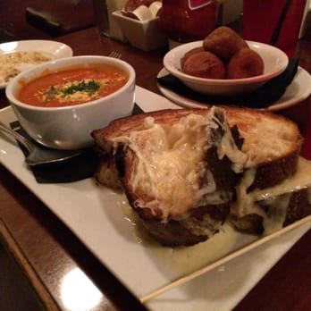 Lucky's Lounge - Grilled cheese & soup! - Lounges Near Me - Boston, Massachusetts