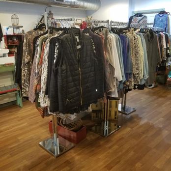 Navy Rose - Women's Clothing Near Me - Mcgregor, Iowa