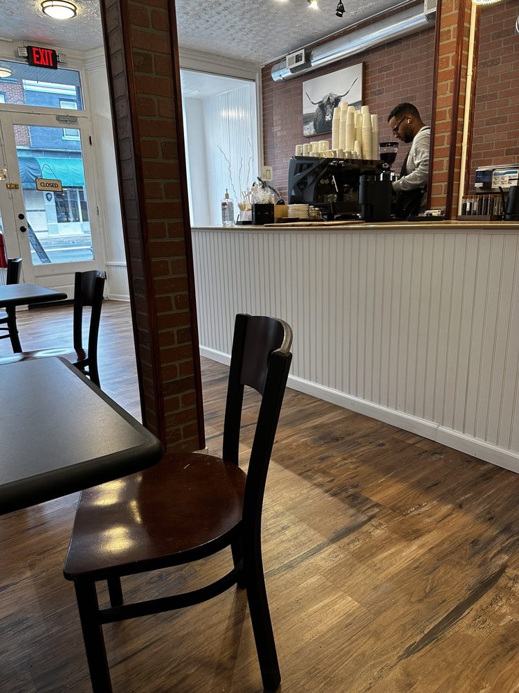 LA GAZELLE COFFEE Updated August 2024 10 Photos 205 W Washington