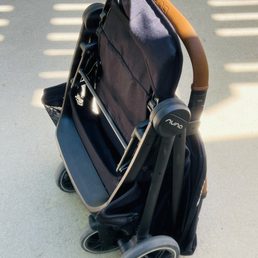 Nuna TRVL Stroller (Folded) Nuna TRVL Stroller (Folded)