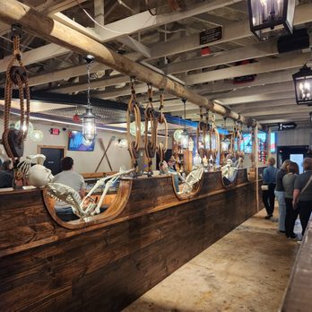 Shipwreck Grill - Nice Deco - Seafood Near Me - Bryan, Texas