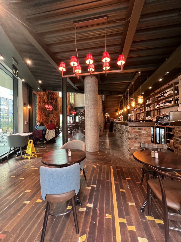 MACKAYS ON THE MILE Canongate, Edinburgh, United Kingdom