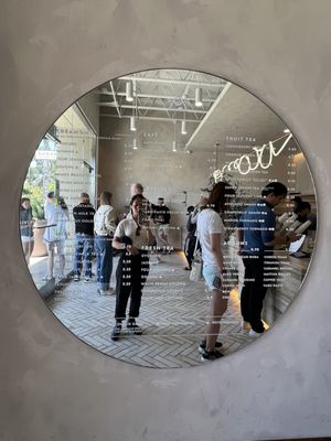 OMOMO TEA SHOPPE by null