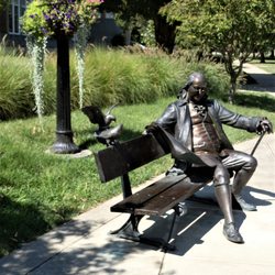 Benjamin Franklin bronze - Ben Franklin by George Lundeen (2004)