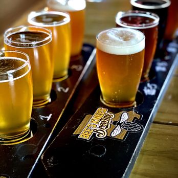Bee's Knees Brewing - Flight of flavors from the chalkboard - Pizza Near Me - Versailles, Missouri Bee's Knees Brewing - Flight of flavors from the chalkboard - Pizza Near Me - Versailles, Missouri