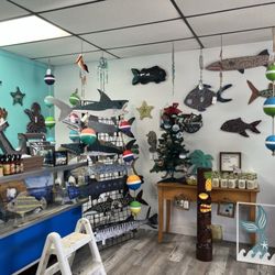 Rustic Mamas Boutique - Sample of some of the art available by local artists