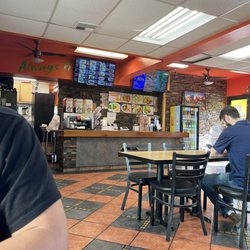 Lunita’s Mexican Food - Dining area