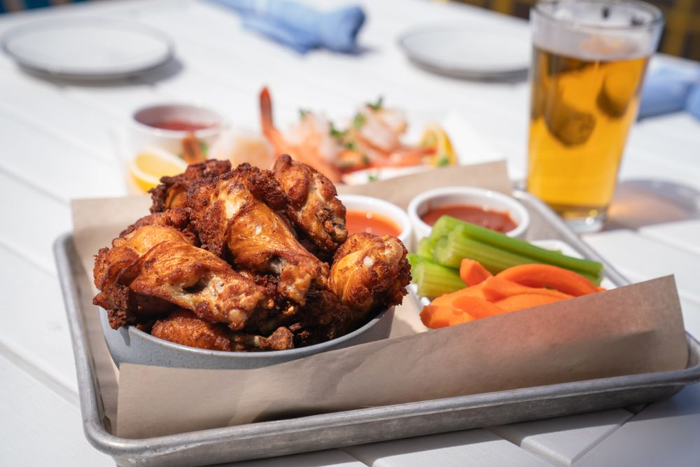 Lapper Sports Bar + Kitchen