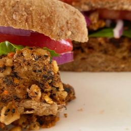 Black Bean and Oat Burger