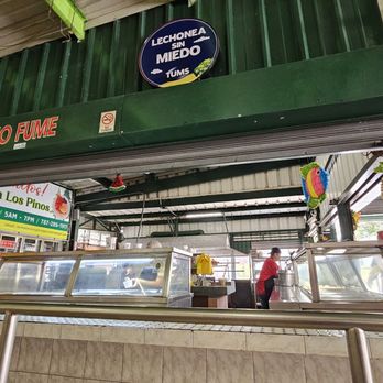 Lechonera Los Pinos - Serving station. Counter. - Barbeque Near Me - Cayey, Puerto Rico