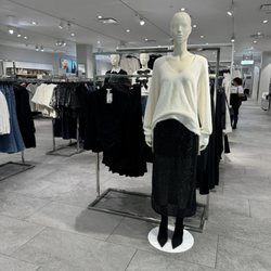H & M