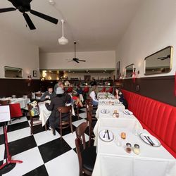 PIZZ'AMICI - Inside