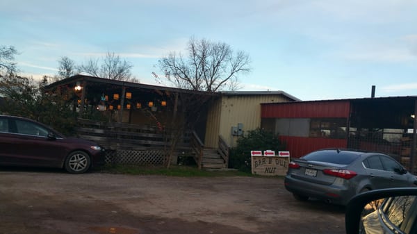 Bar-B-Que Hut by null