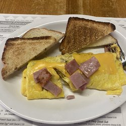 The Breakfast Place - Ham and Cheese Omelette