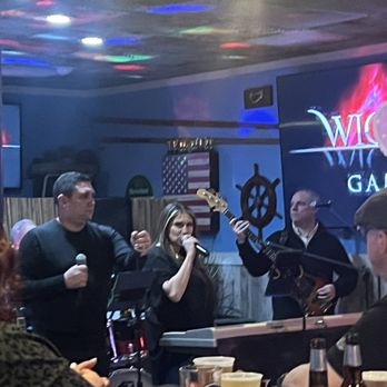 RipTides Cocktails and Grill - American Near Me - Lindenhurst, New York