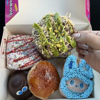 Pinkbox Doughnuts - Donuts Near Me - Primm, Nevada