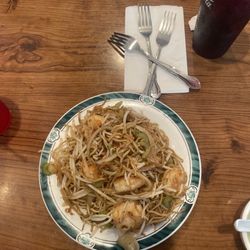 Sun Hong Kong Restaurant - Shrimp chow mein